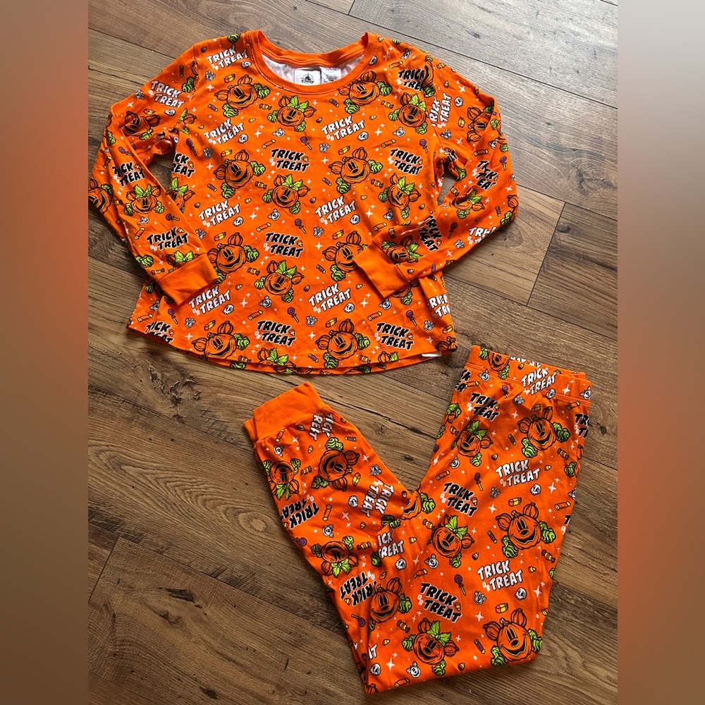 Like New! Disney Store Halloween Pajama Set